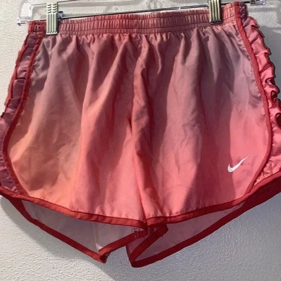 CLOSET CLEAR OUT Nike girls size large Pink ombre Shorts with ruffled detail - Picture 2 of 6